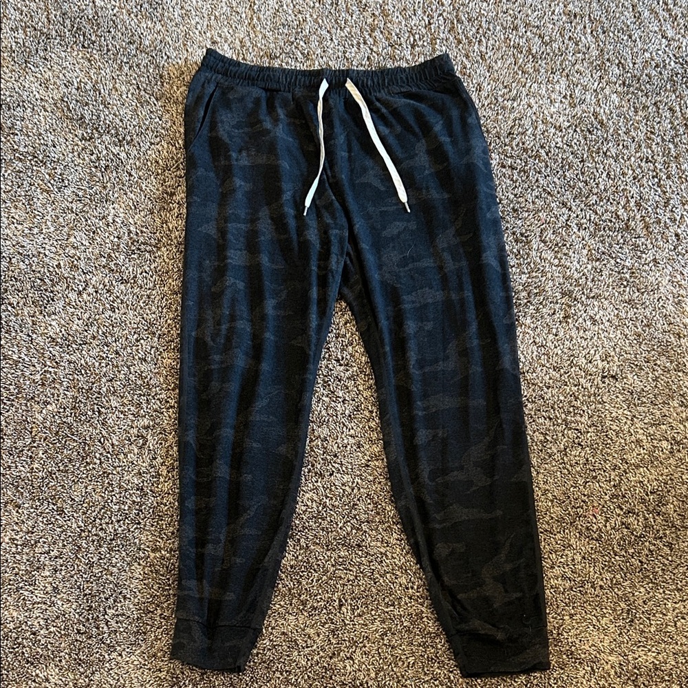 Vuori Dark Camo Joggers